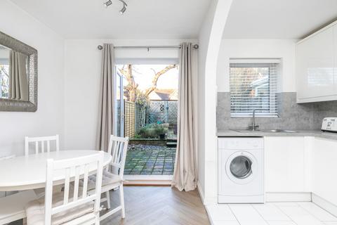 16 Brunel Close, Micheldever Station, Winchester, SO21 3BX