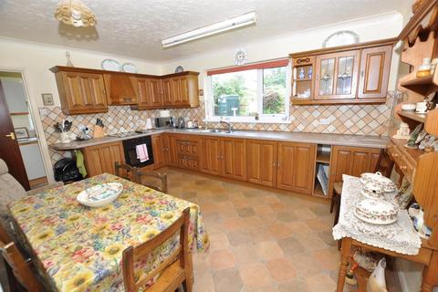 3 bedroom detached bungalow for sale, Meidrim