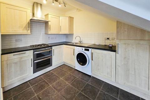 2 bedroom flat to rent, Commercial Road, Tonbridge TN12