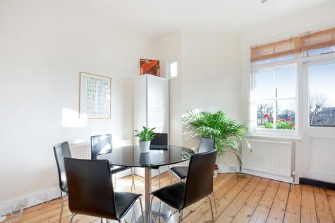 2 bedroom flat to rent, Ranelagh Gardens, Stamford Brook Avenue, London, UK