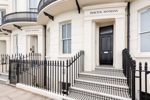 2 bedroom flat to rent, Percival Mansions, Percival Terrace BN2