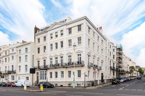 2 bedroom flat to rent, Neville House, 164-165 Marine Parade BN2