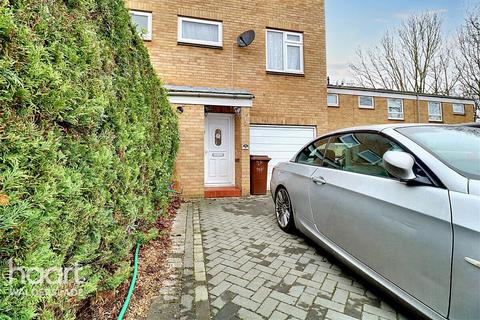 4 bedroom townhouse to rent, Kingston Crescent, Chatham