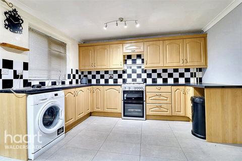 4 bedroom townhouse to rent, Kingston Crescent, Chatham