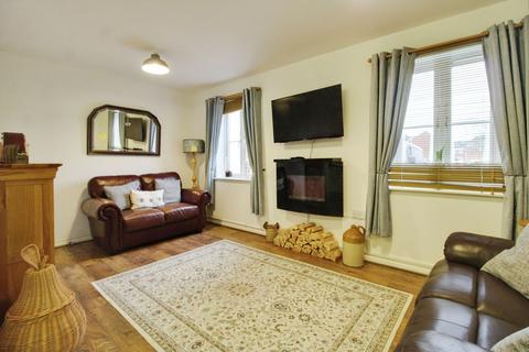 2 bedroom ground floor flat for sale, Winton Road, Swindon, SN3