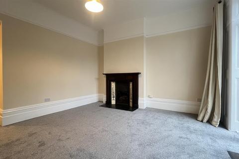 Studio to rent, Cedar Road, Sutton SM2