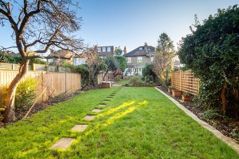 4 bedroom semi-detached house for sale, Blakehall Road, Carshalton SM5