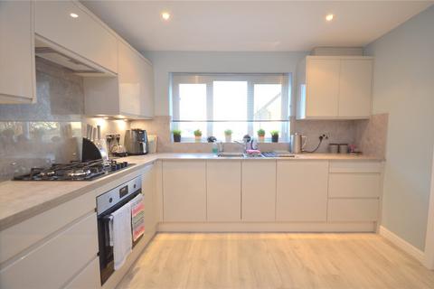 4 bedroom detached house for sale, Dunbottle Way, Mirfield, West Yorkshire, WF14