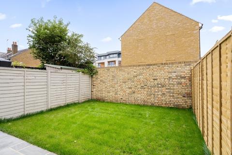 3 bedroom end of terrace house to rent, St. Johns Street, Hertfordshire SG14