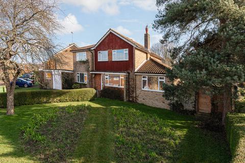 19 Forest Way, Ashtead, KT21 1JN