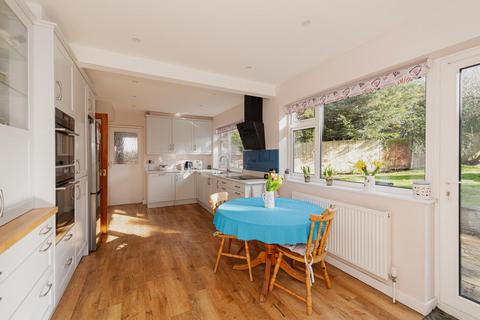 19 Forest Way, Ashtead, KT21 1JN