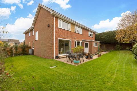 5 bedroom detached house for sale, Chanctonbury Way, Crawley RH11