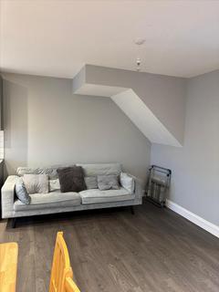 3 bedroom apartment to rent, Billet Road, London, E17