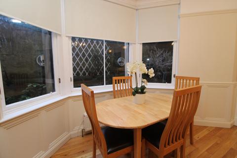 2 bedroom ground floor flat to rent, Athole Gardens, Glasgow G12