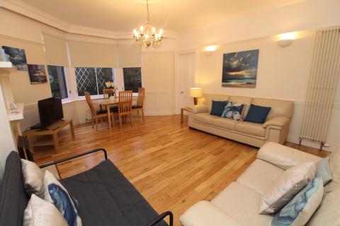 2 bedroom ground floor flat to rent, Athole Gardens, Glasgow G12