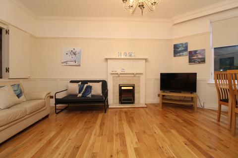 2 bedroom ground floor flat to rent, Athole Gardens, Glasgow G12