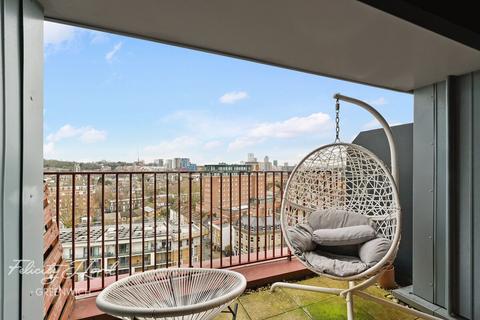 2 bedroom apartment for sale, Greenwich High Road, London, SE10 8GS