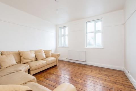 2 bedroom apartment to rent, North Circular Road, London NW10