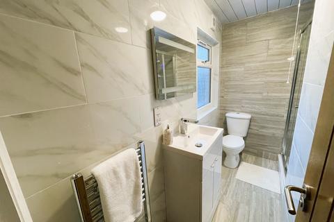 4 bedroom semi-detached house for sale, Umberslade Road, Selly Oak B29