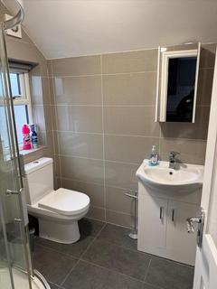 2 bedroom apartment to rent, Billet Road, London, E17