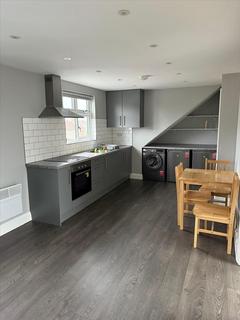 2 bedroom apartment to rent, Billet Road, London, E17