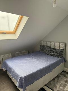 2 bedroom apartment to rent, Billet Road, London, E17