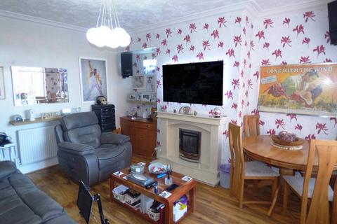 2 bedroom terraced house for sale, Station Mount, Leeds LS13