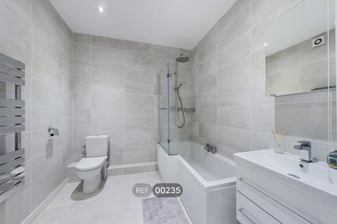 2 bedroom apartment to rent, The Dock House, Dock Street, HU1 3EJ