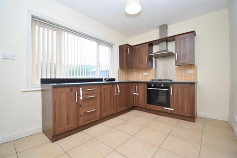 3 bedroom semi-detached house to rent, Hobart Road, Dewsbury WF12