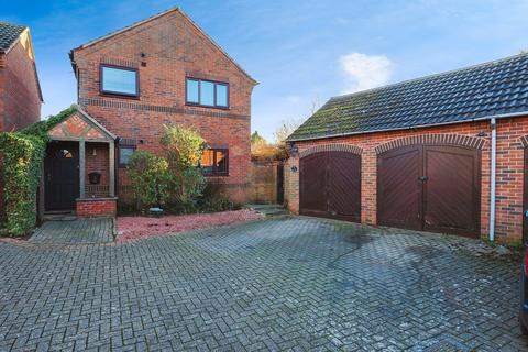 4 bedroom detached house for sale, Carpenters Close, Nottingham NG12