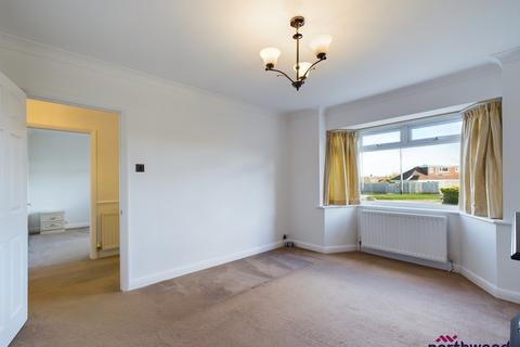 2 bedroom bungalow to rent, Oldfield Avenue, Willingdon, Eastbourne, BN20