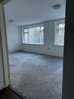 2 bedroom flat to rent, Arnian Court,Middlewood Road, L39 6RH