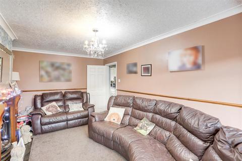 4 bedroom semi-detached house for sale, Nursery Close, Hucknall NG15