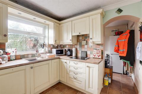 4 bedroom semi-detached house for sale, Nursery Close, Hucknall NG15