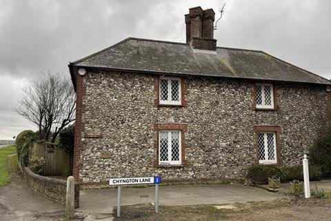 2 bedroom semi-detached house to rent, Chyngton Lane, Seaford BN25