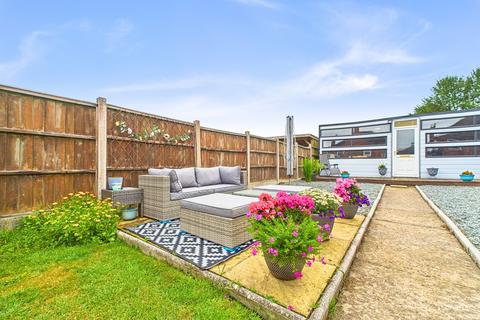 Pembury Thornton Road, Goxhill, Barrow-upon-humber, DN19 7HN