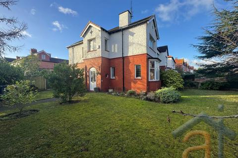 4 bedroom semi-detached house for sale, Clive Road Birkdale PR8 4RZ