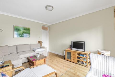 1 bedroom flat for sale, Strasburg Road, London SW11