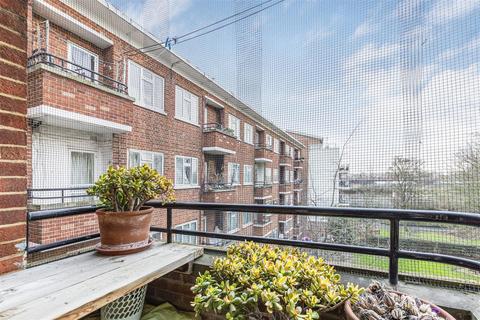 1 bedroom flat for sale, Strasburg Road, London SW11