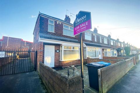 2 bedroom end of terrace house for sale, Bedale Avenue, Hull