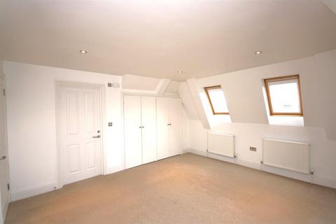 2 bedroom flat to rent, Penrhyn Crescent, East Sheen, SW14