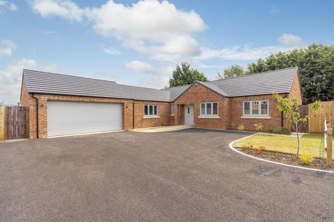 4 bedroom detached house for sale, Carmela Close, Weston