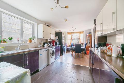 3 bedroom terraced house for sale, Gwendoline Avenue, London