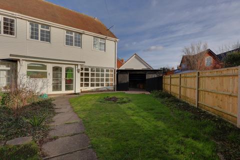 4 bedroom semi-detached house for sale, Langstone Road, Havant