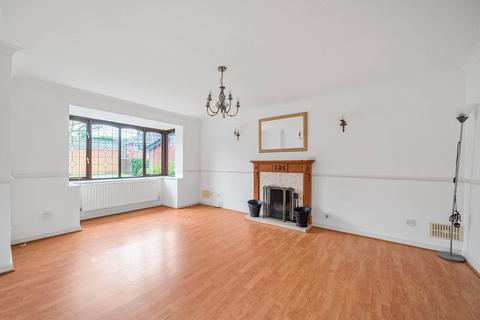 4 bedroom house to rent, Alexandra Gardens, Knaphill, Woking, GU21