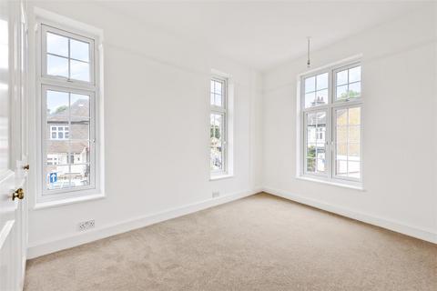 2 bedroom flat to rent, Penrhyn Crescent, East Sheen, SW14