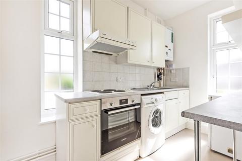 2 bedroom flat to rent, Penrhyn Crescent, East Sheen, SW14