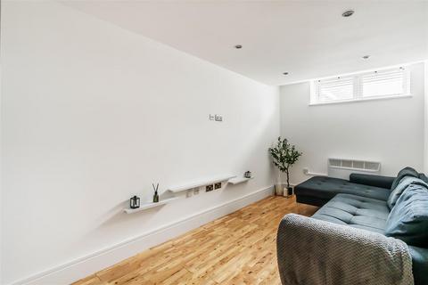 1 bedroom apartment for sale, Upper Mulgrave Road, Cheam Village