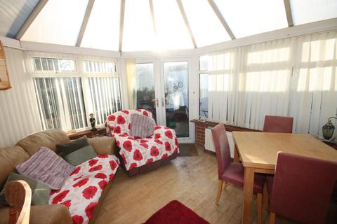 2 bedroom bungalow for sale, Stoneygate Road, Challney, Luton, LU4