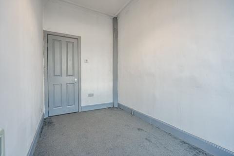 20j County Place, Perth, PH2 8EE